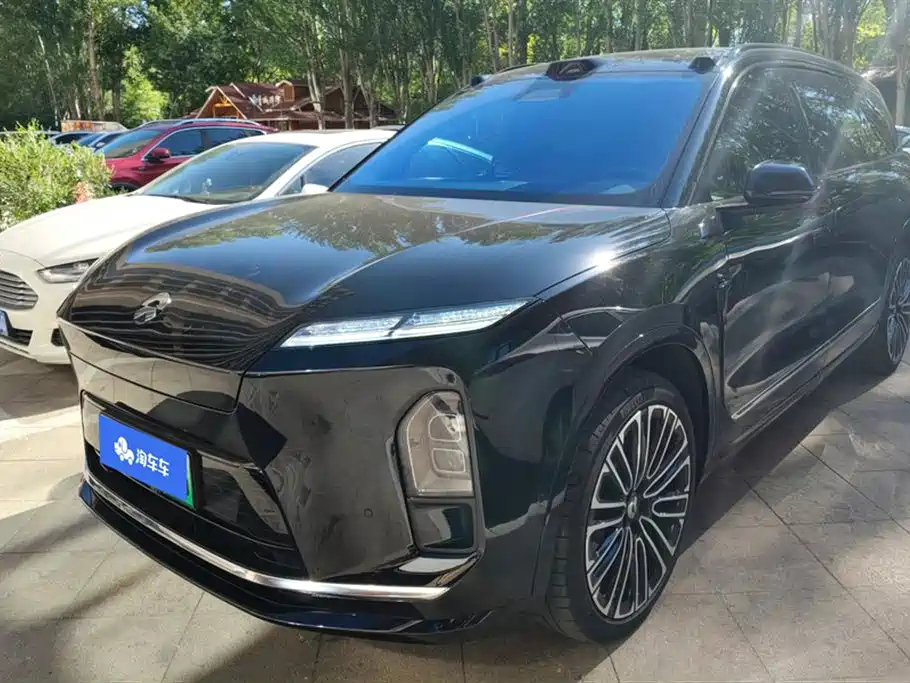 NIO ES8 2025