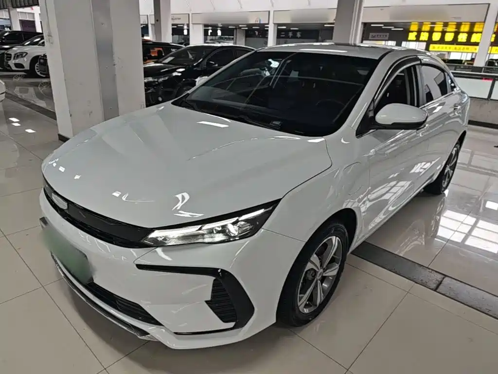 Geely L HiP 2023