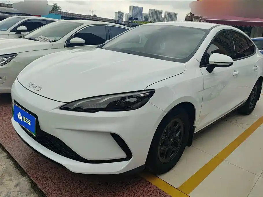 BYD Seal 05 DM-i 2025