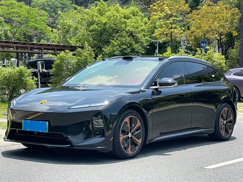 NIO ET5T 2025