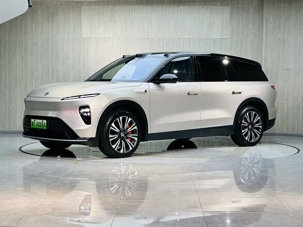 NIO ES8 2023