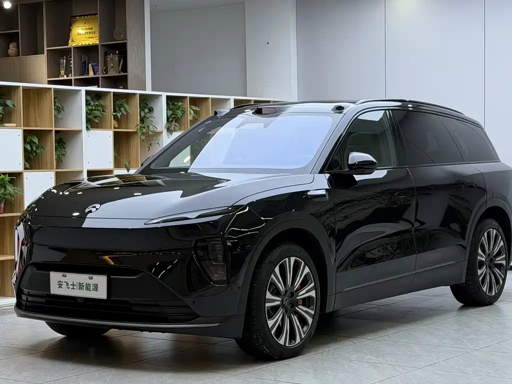 NIO ES8 2024