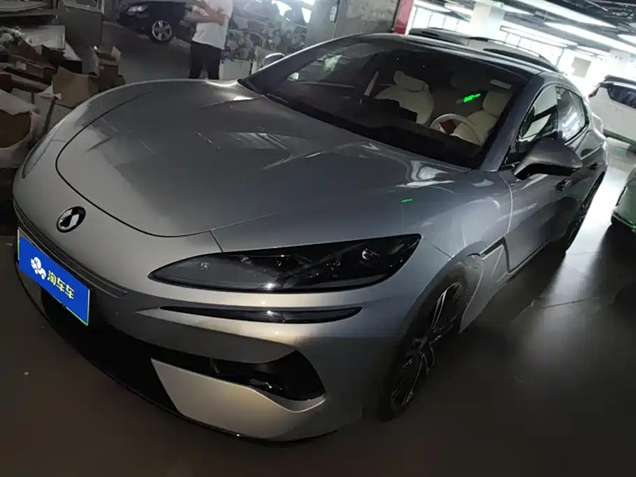 Denza Denza Z9GT 2024