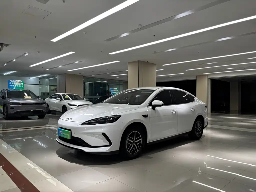 BYD Seal 05 DM-i 2025