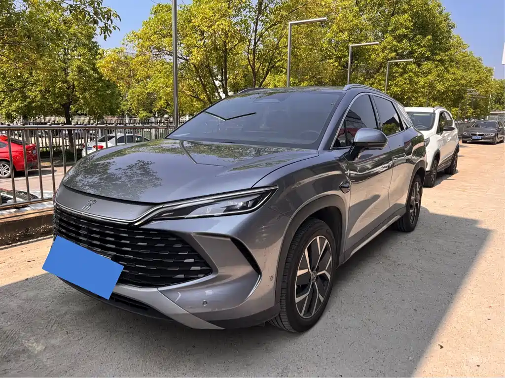 BYD L DM-i 2025
