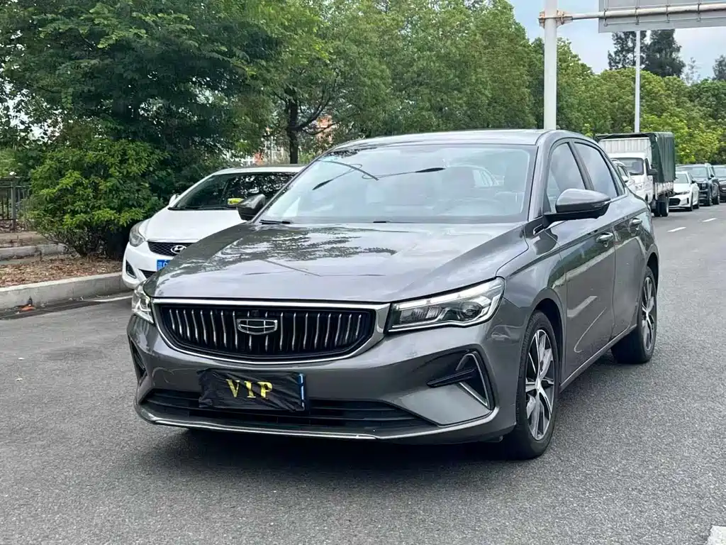 Geely Emgrand 2022