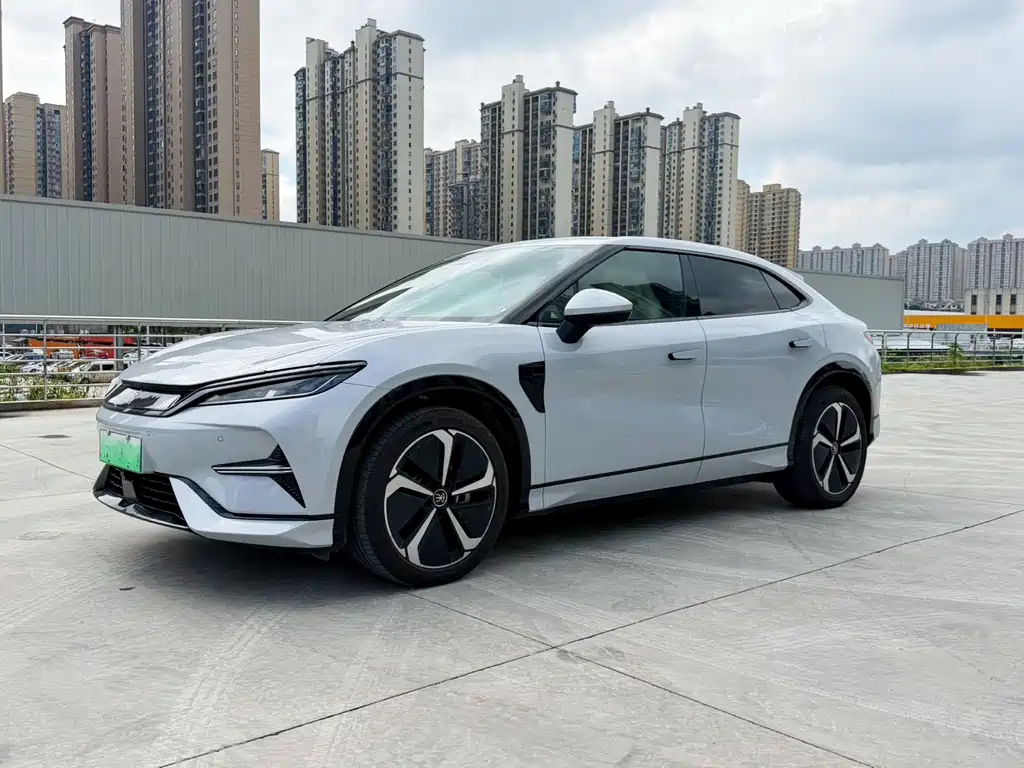 BYD L EV 2026