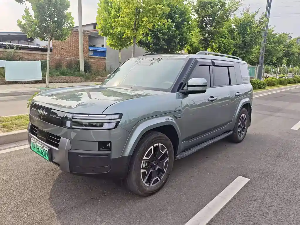 Fang Cheng Bao 钛7 2025