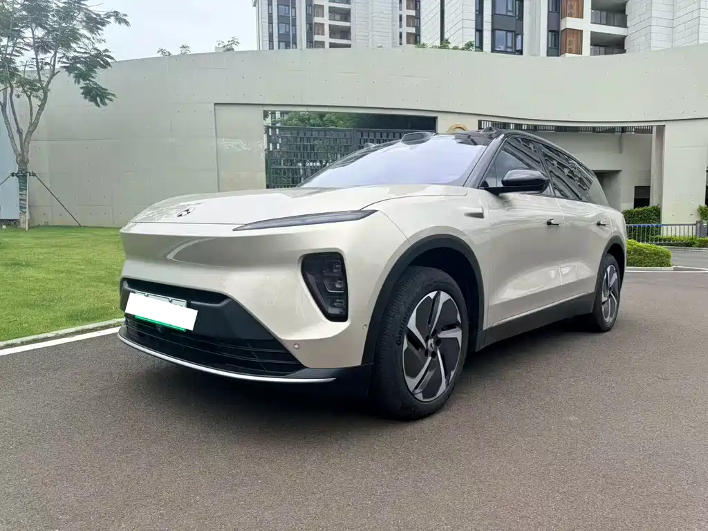 NIO ES8 2025