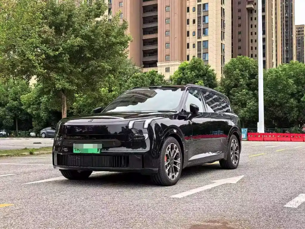 Lynk & Co 领克900 2025