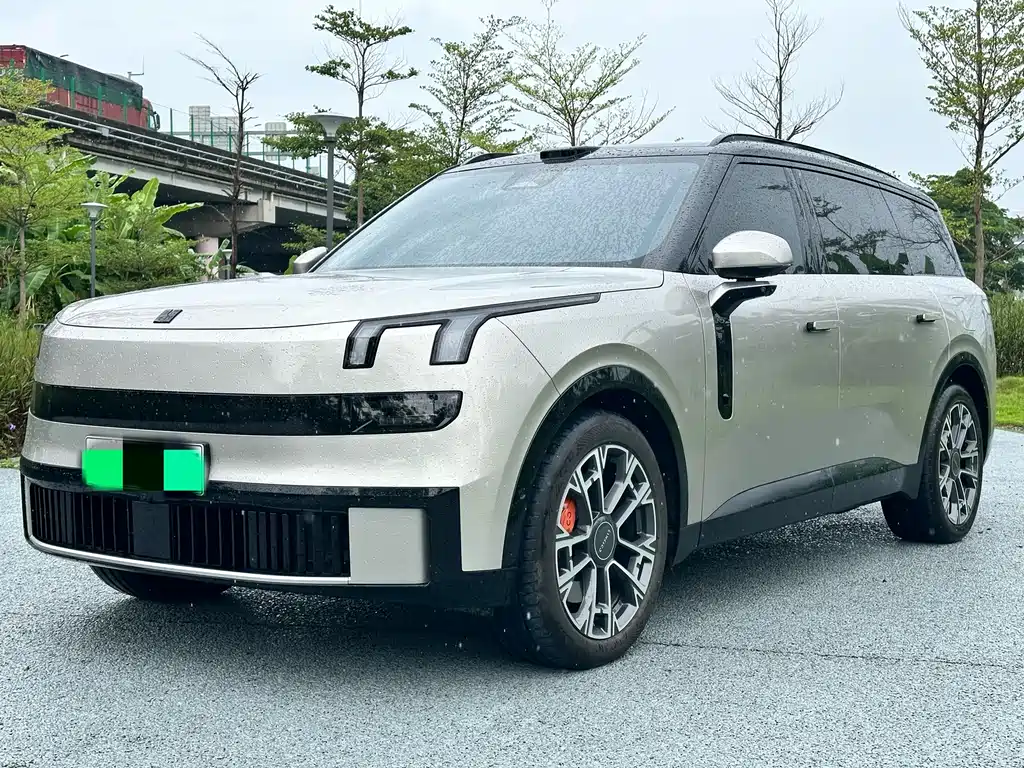 Lynk & Co 领克900 2025