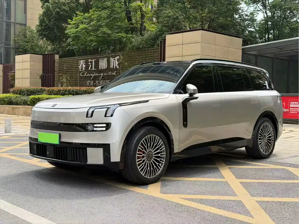 Lynk & Co 领克900 2025
