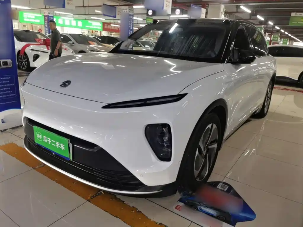NIO ES8 2023
