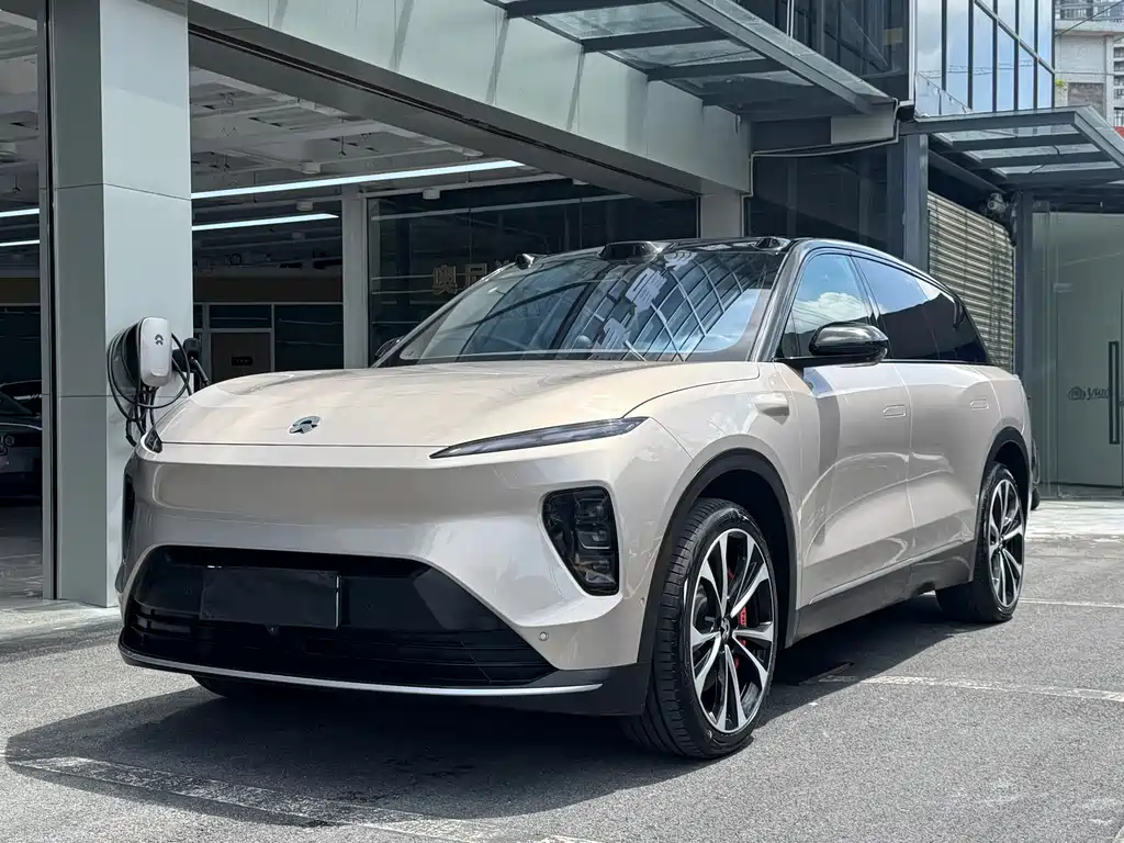 NIO ES8 2024