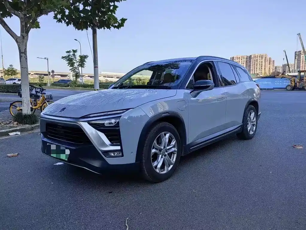 NIO ES8 2021