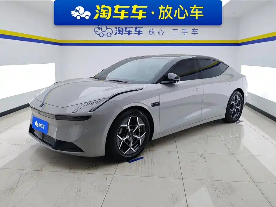 Lynk & Co Z10 2024