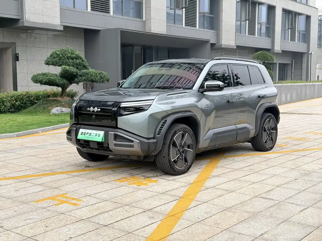 Fang Cheng Bao Titanium 3 2025