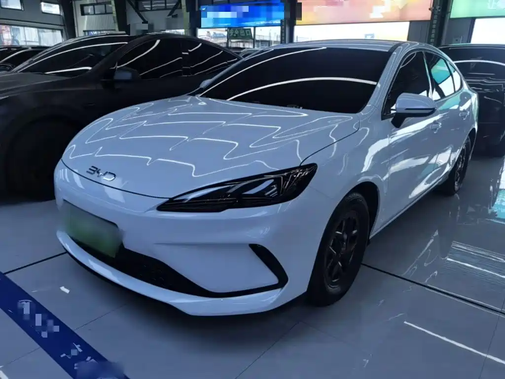 BYD Seal 05 DM-i 2025