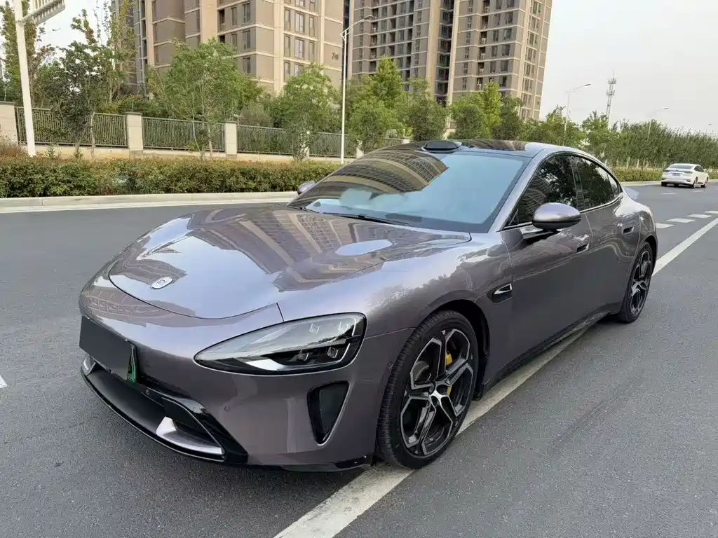 Xiaomi SU7 2024