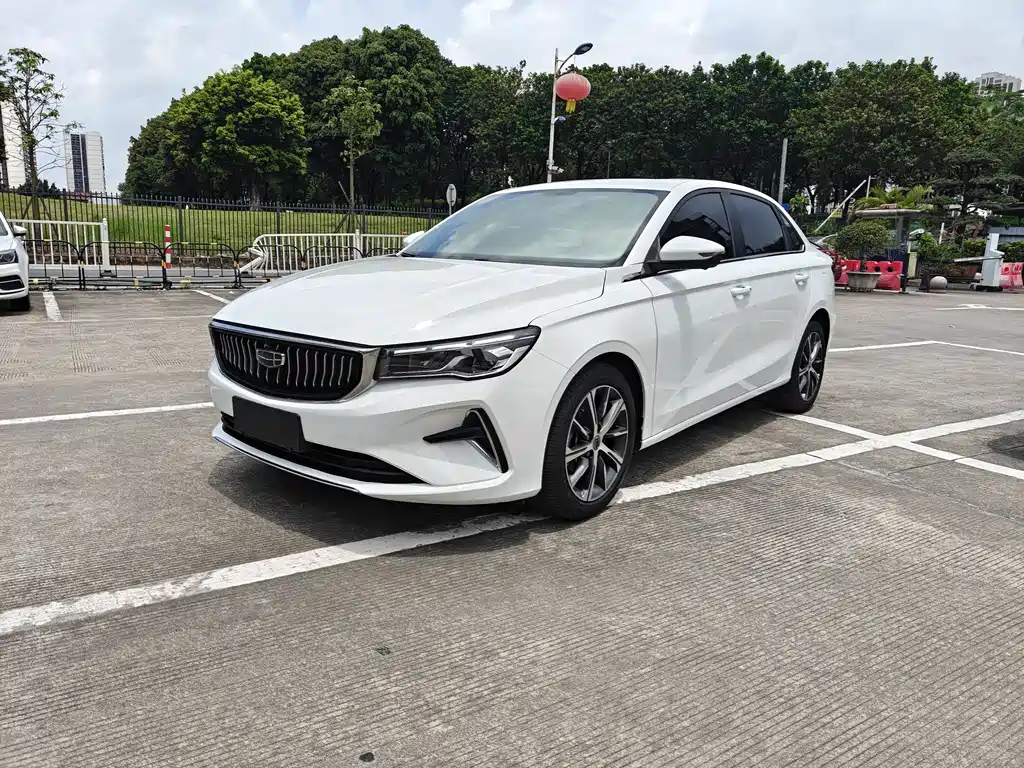 Geely Emgrand 2023