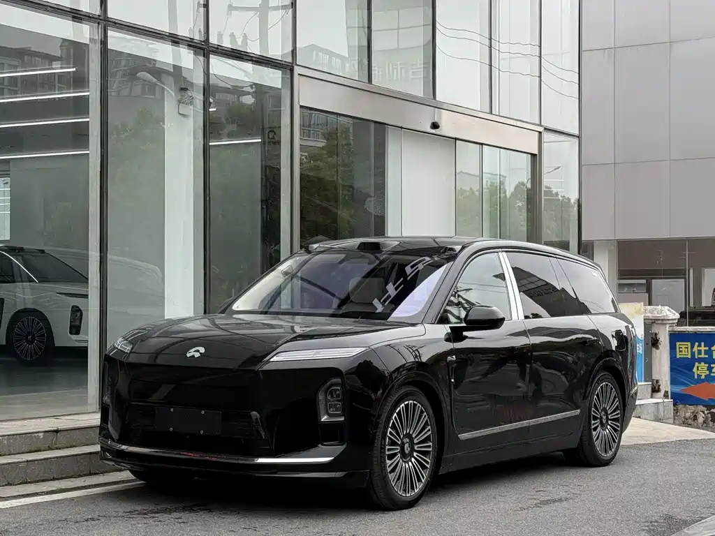NIO ES8 2025