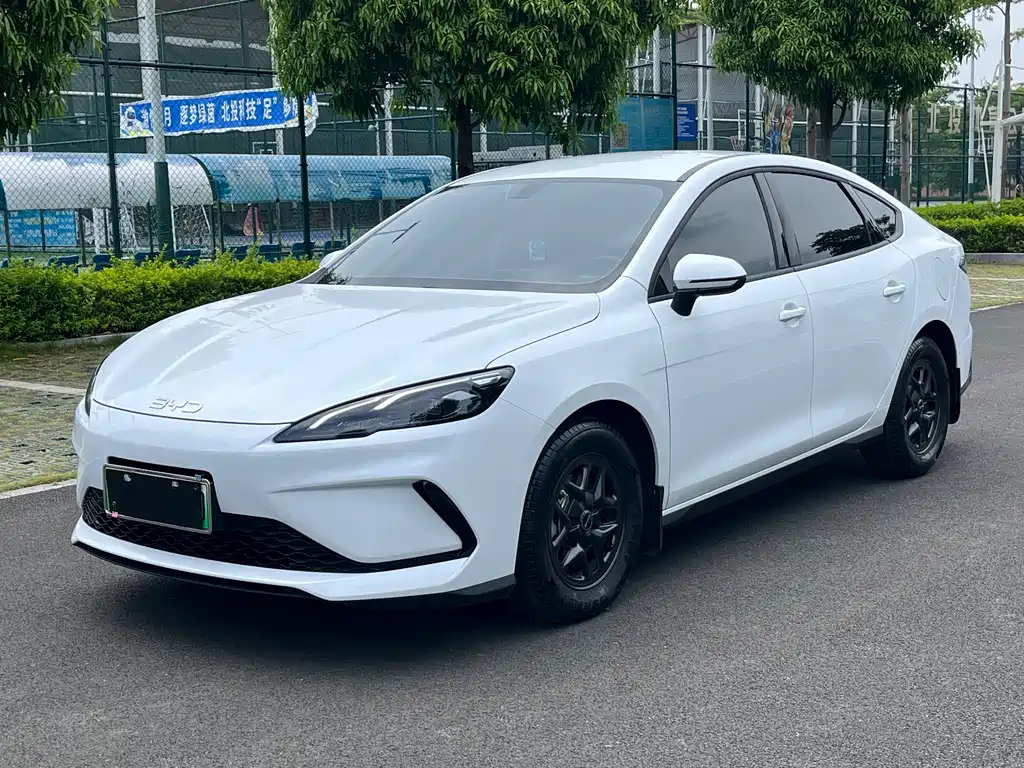 BYD Seal 05 DM-i 2025