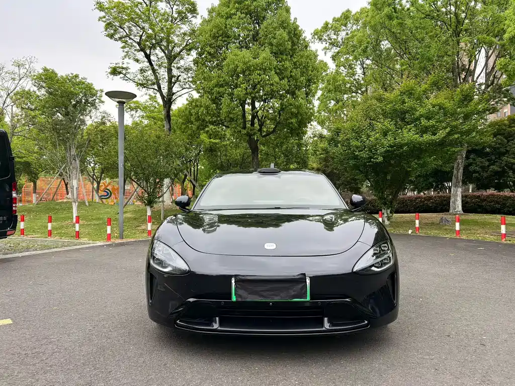 Xiaomi SU7 2024