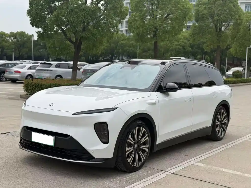 NIO ES8 2024