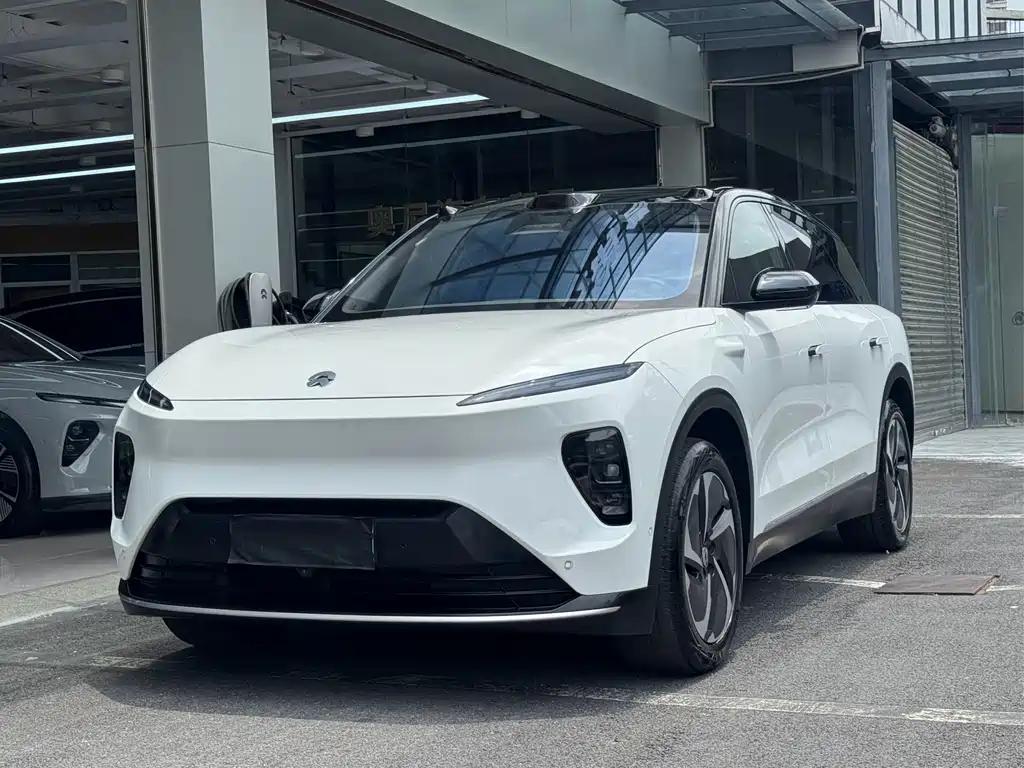 NIO ES8 2023