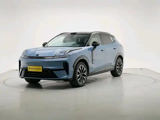 Lynk & Co 08 EM-P 2025