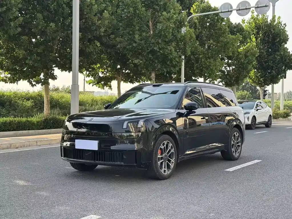 Lynk & Co 领克900 2025