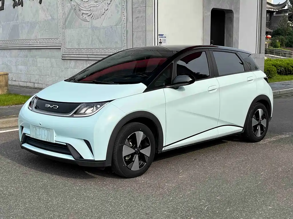 BYD Dolphin 2023