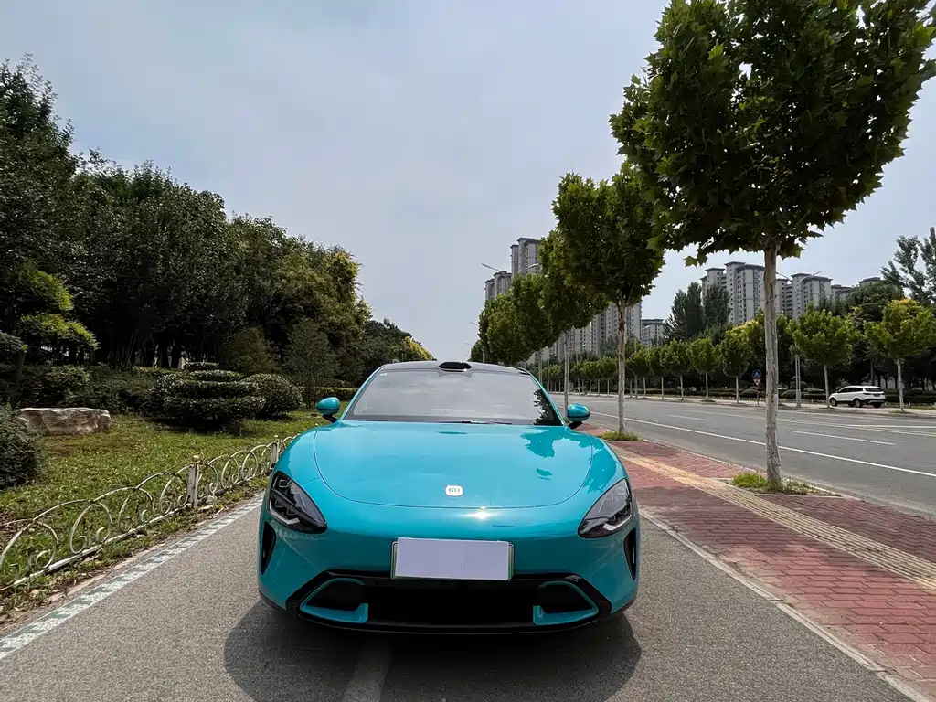 Xiaomi SU7 2024