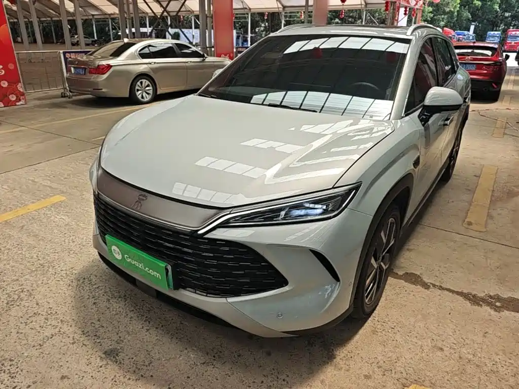 BYD L DM-i 2025