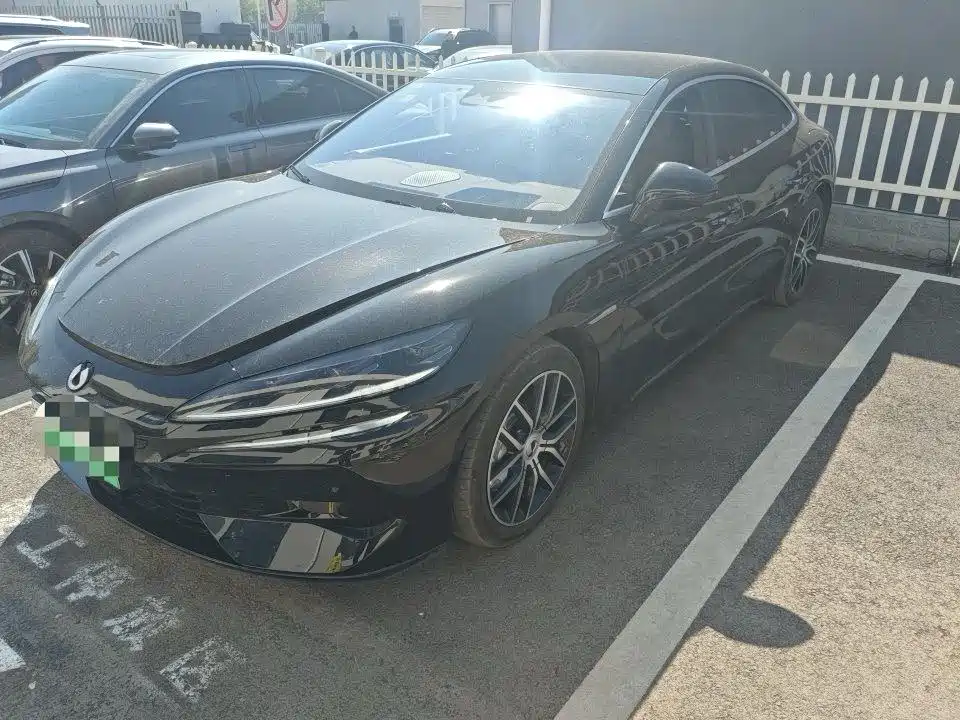 Denza Denza Z9 2025