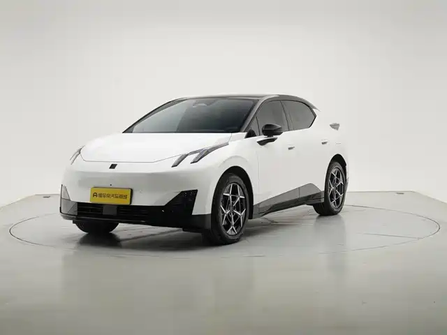 Lynk & Co Z20 2025