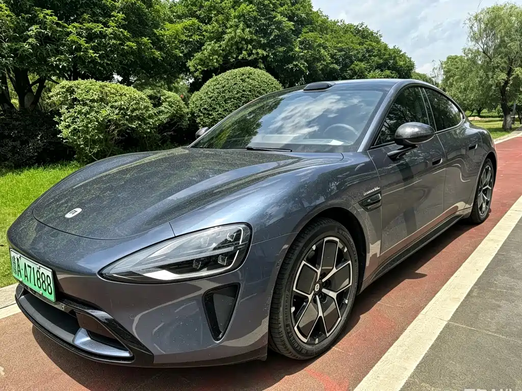 Xiaomi SU7 2024
