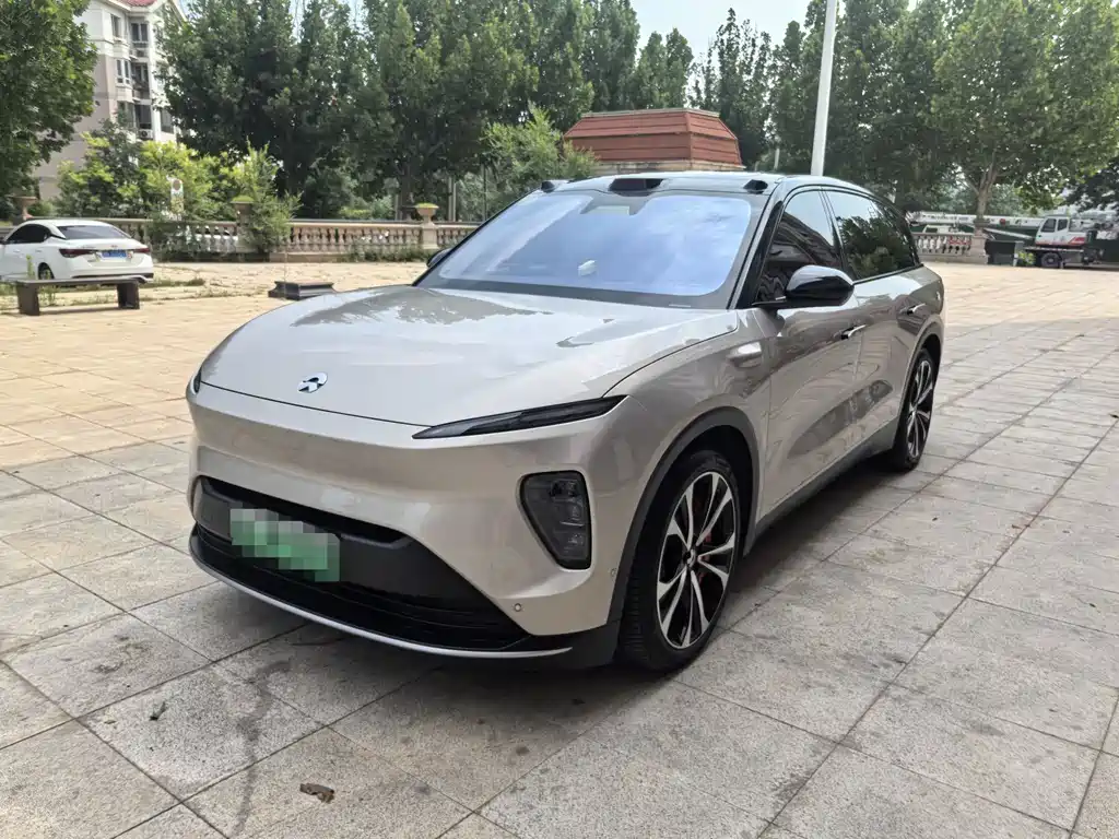NIO ES8 2023