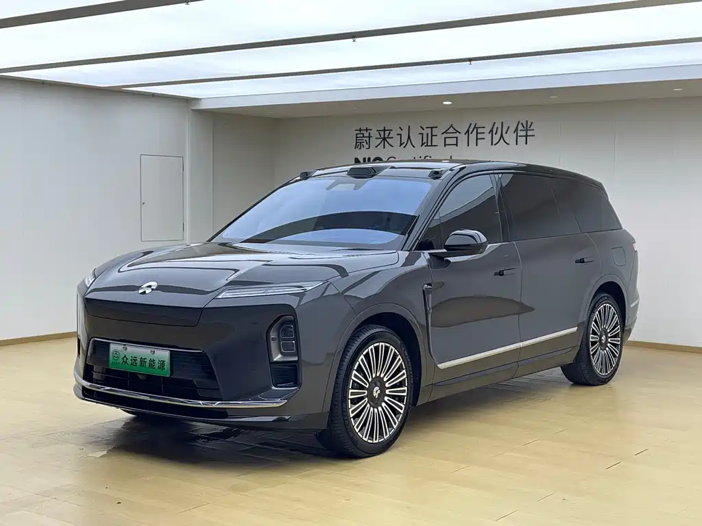 NIO ES8 2025