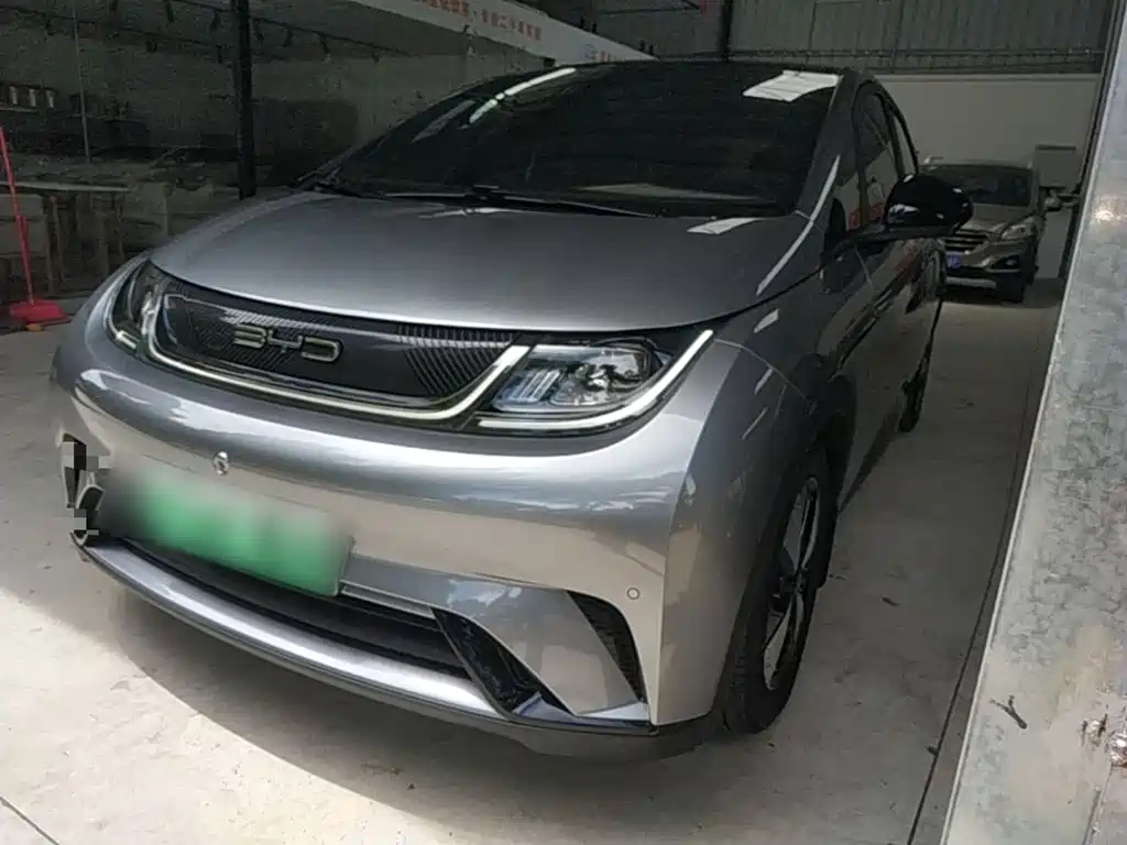 BYD Dolphin 2023
