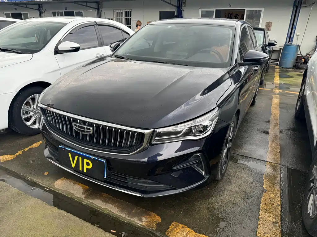 Geely Emgrand 2022