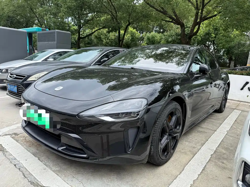 Xiaomi SU7 2025