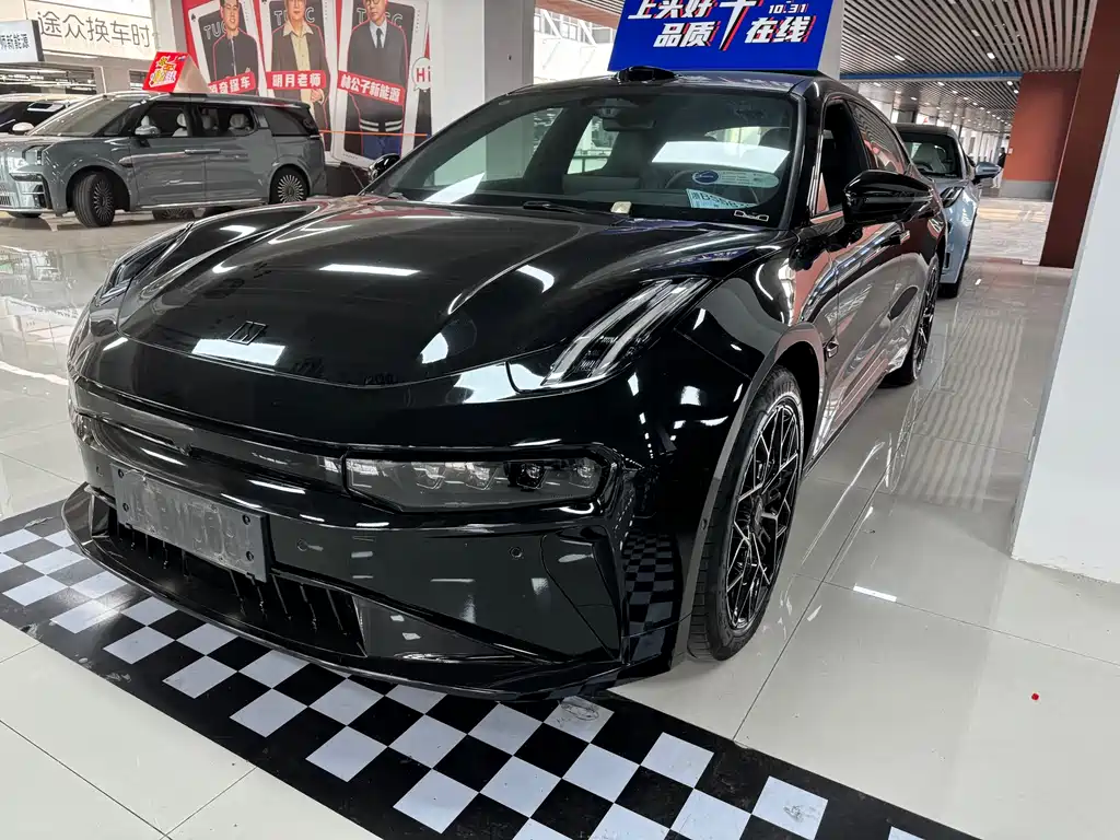 Zeekr 001 2024