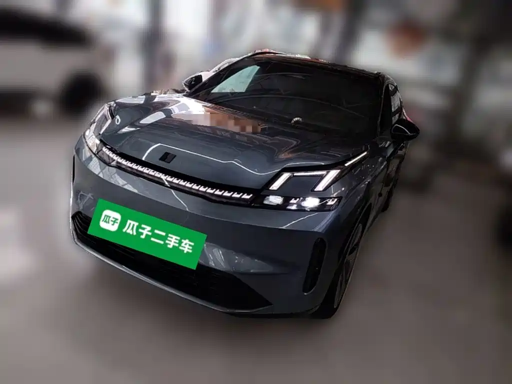 Lynk & Co 08 EM-P 2024