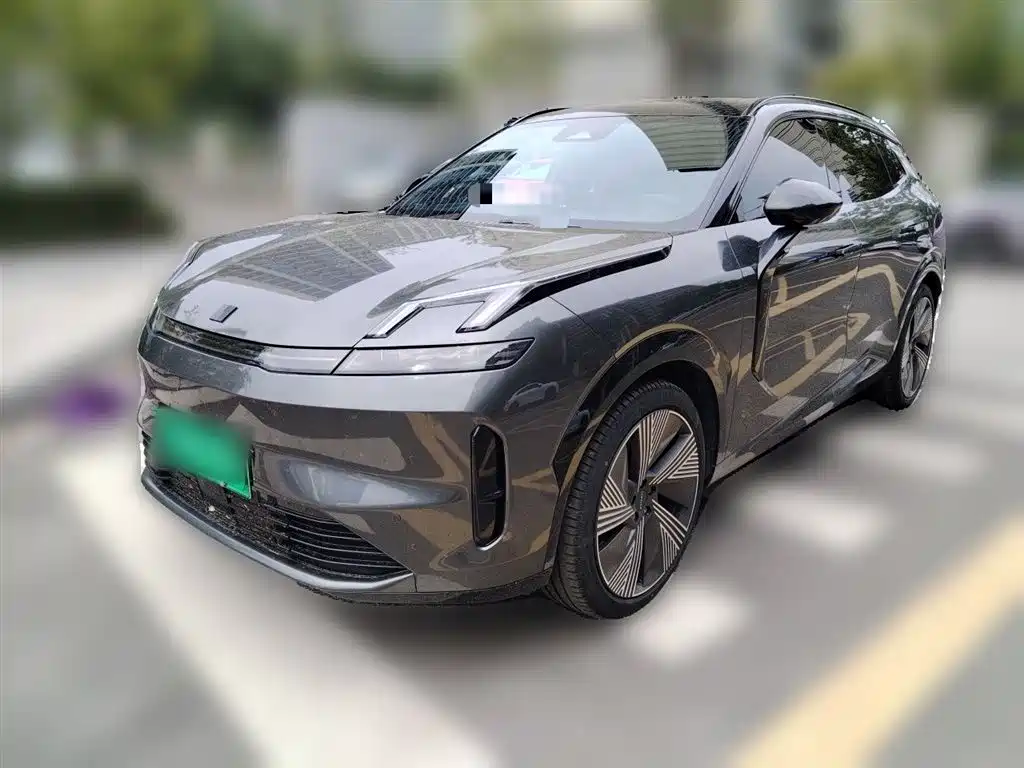 Lynk & Co 08 EM-P 2023
