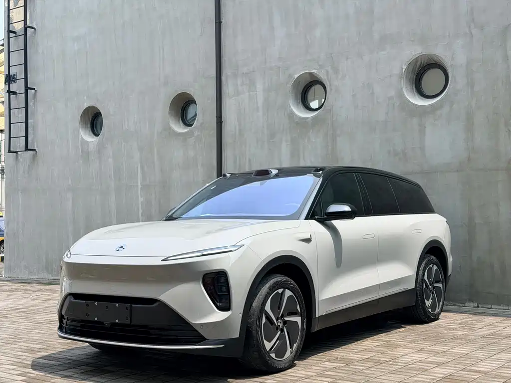 NIO ES8 2024