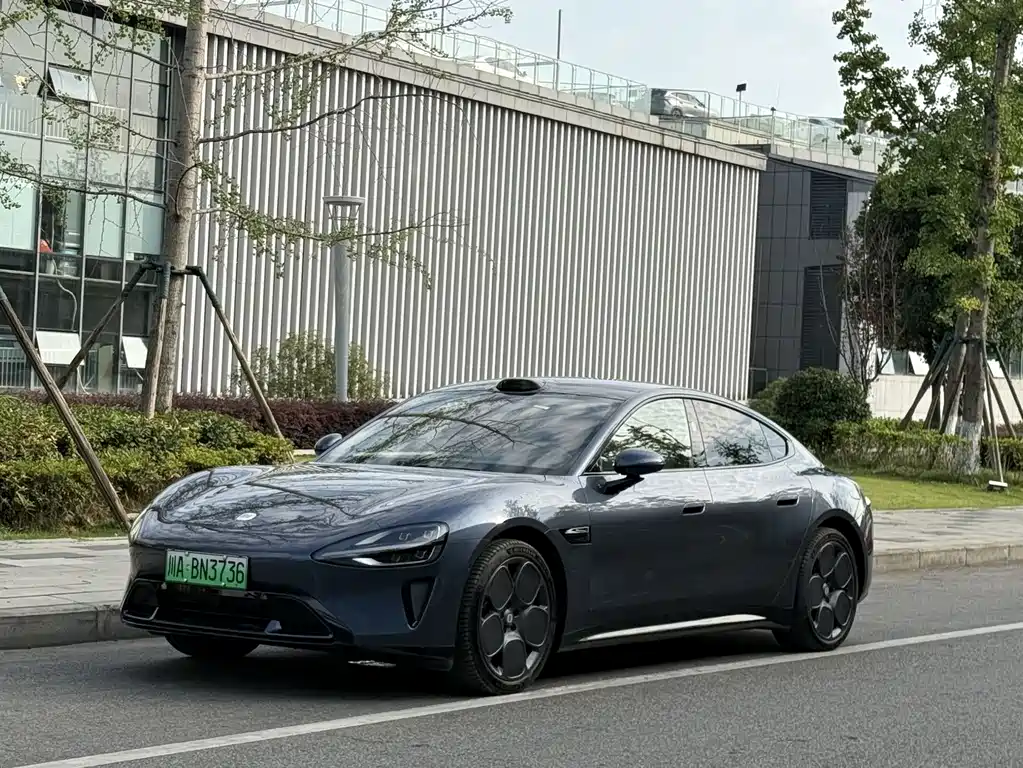 Xiaomi SU7 2025