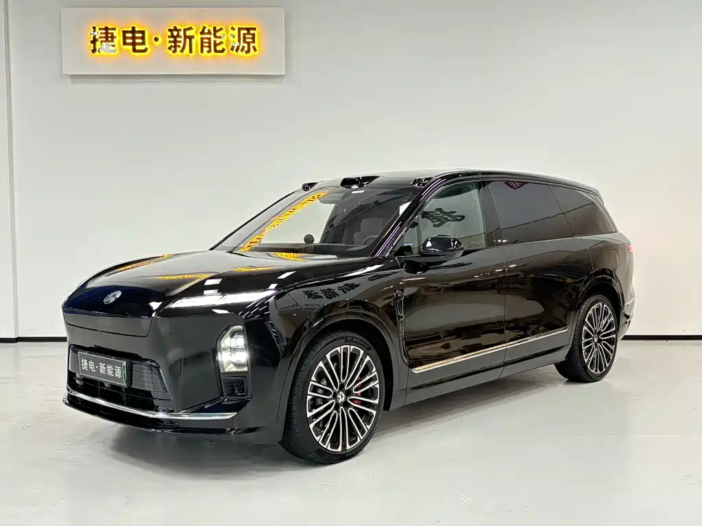 NIO ES8 2025