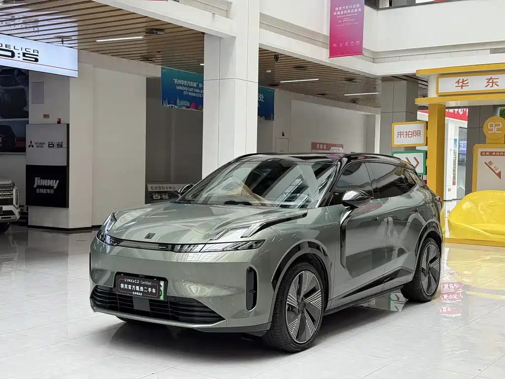 Lynk & Co 08 EM-P 2023