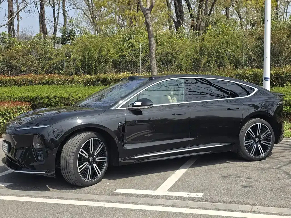 NIO ET9 2025 model 102kWh signature version